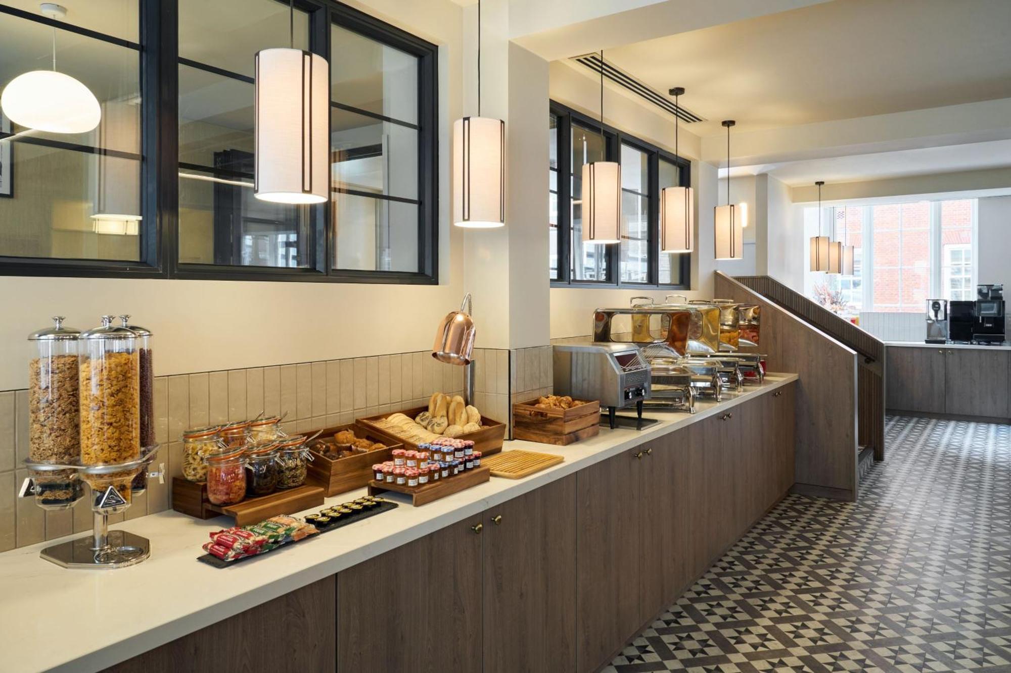 Four Points Express By Sheraton London Euston Экстерьер фото